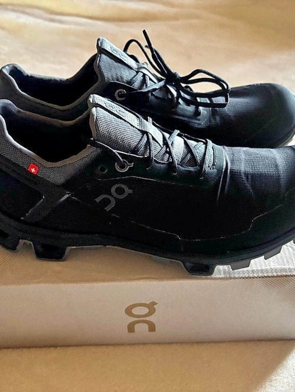 On Cloudventure Waterproof Black Athletic Shoes US 9